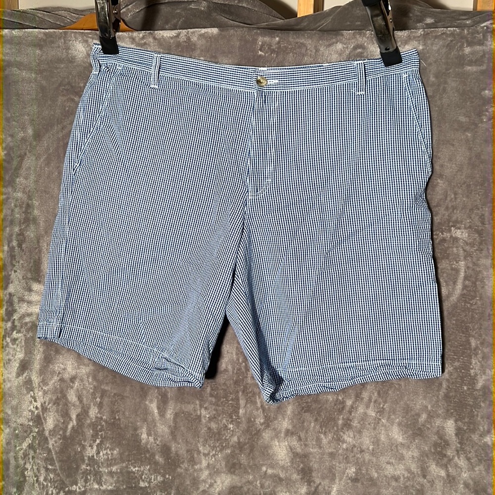 Mens Columbia Sportswear PFG shirts. Waist size 42